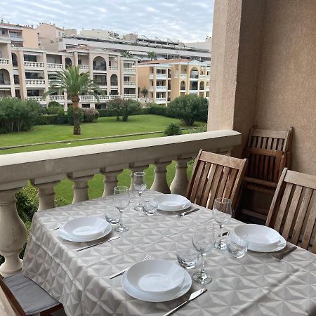 Domaine D'Ahmosis, modern 2 bedrooms refurbished apartment, f3 moderne fraichement rénové Le Cannet Extérieur photo