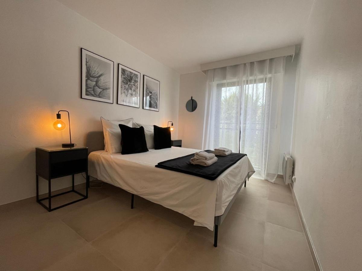 Domaine D'Ahmosis, modern 2 bedrooms refurbished apartment, f3 moderne fraichement rénové Le Cannet Extérieur photo
