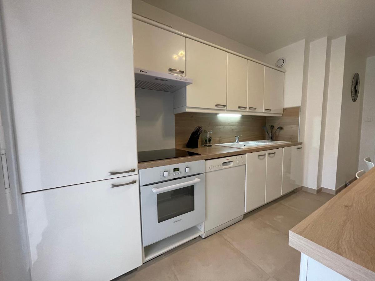Domaine D'Ahmosis, modern 2 bedrooms refurbished apartment, f3 moderne fraichement rénové Le Cannet Extérieur photo