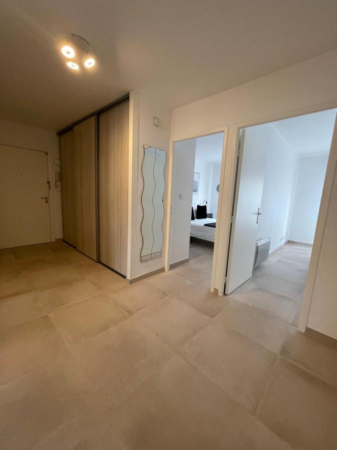Domaine D'Ahmosis, modern 2 bedrooms refurbished apartment, f3 moderne fraichement rénové Le Cannet Extérieur photo