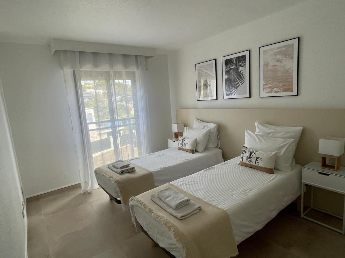 Domaine D'Ahmosis, modern 2 bedrooms refurbished apartment, f3 moderne fraichement rénové Le Cannet Extérieur photo